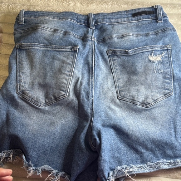 Casual Blue Distressed Denim Shorts - Picture 4 of 4